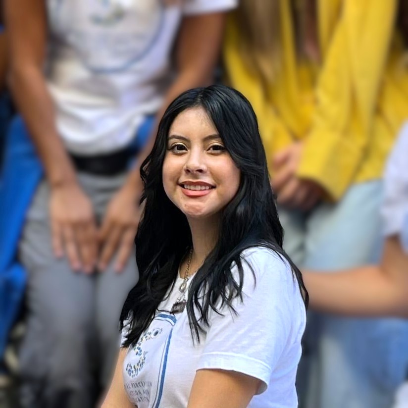 Nallely De La Rosa headshot